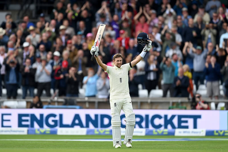 Joe Root celebrating a hundred