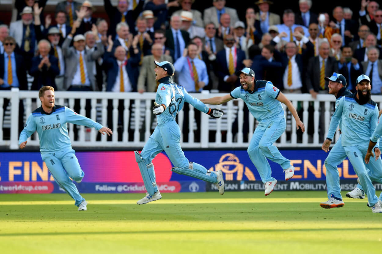 England cricket ODI team celebrating on the pitch at The Kia Oval