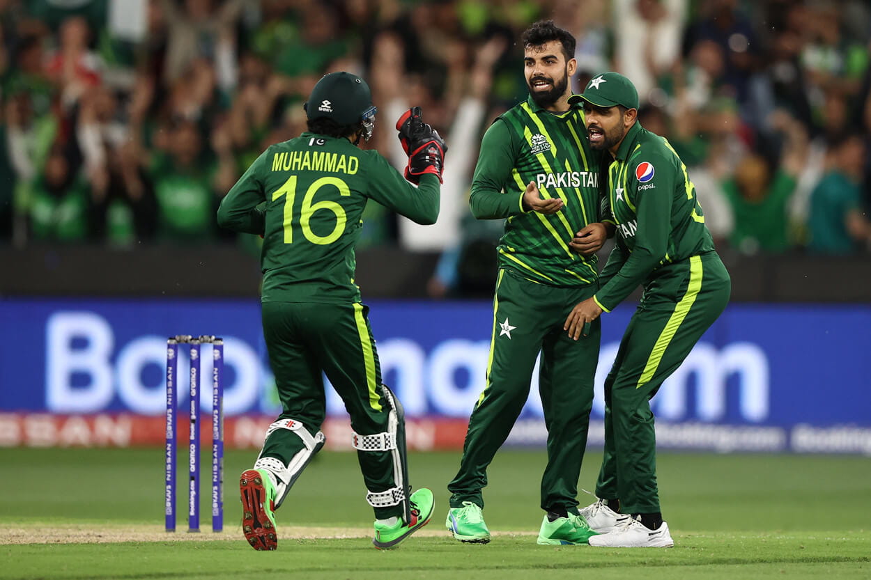 Pakistan cricket team on the pitch celebrating