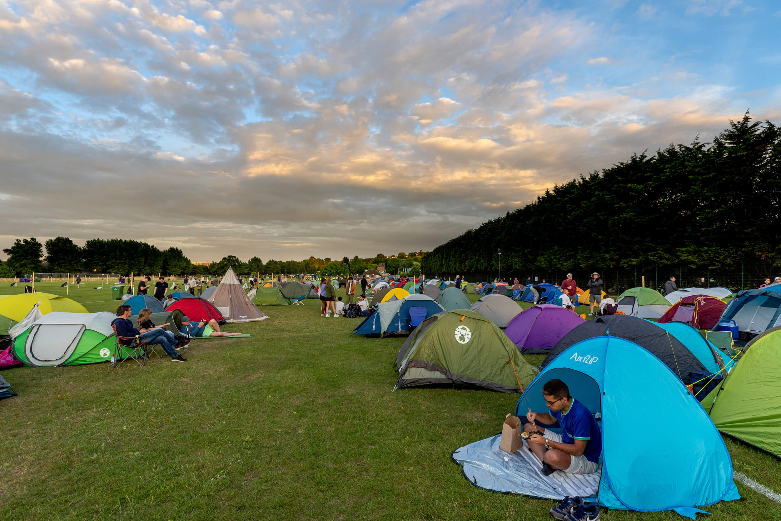 Tents in queue at Wimbledon 2022