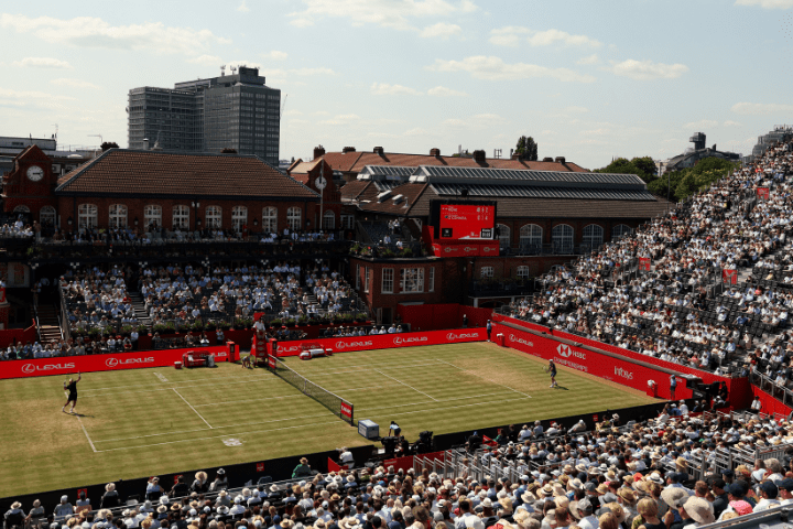Holgar Rune playing at the 2025 ATP HSBC Championships.