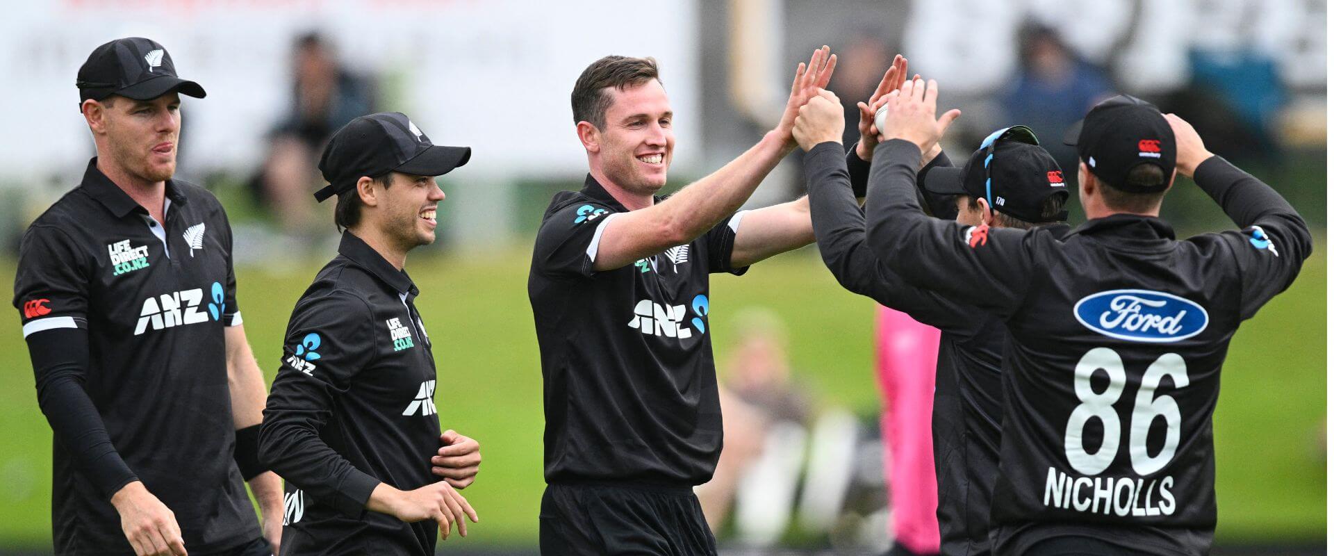 New Zealand cricket team celebrate taking a wicket