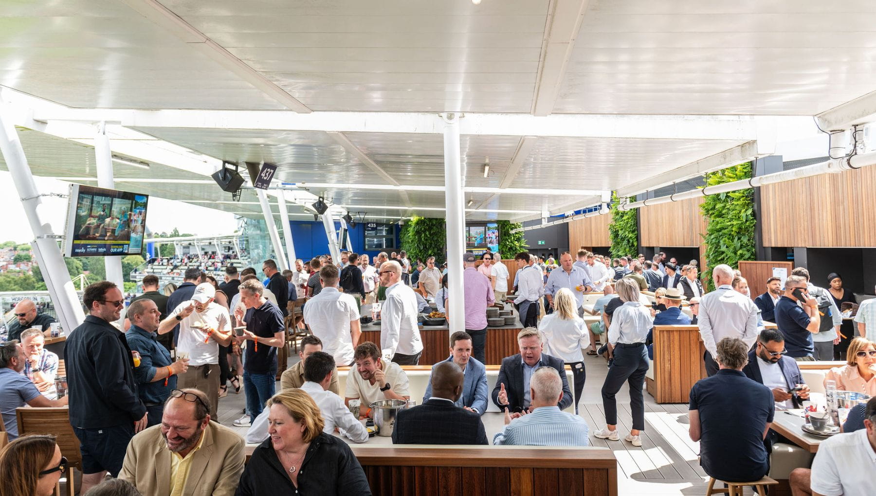 Guests dining in Skyline Restaurant