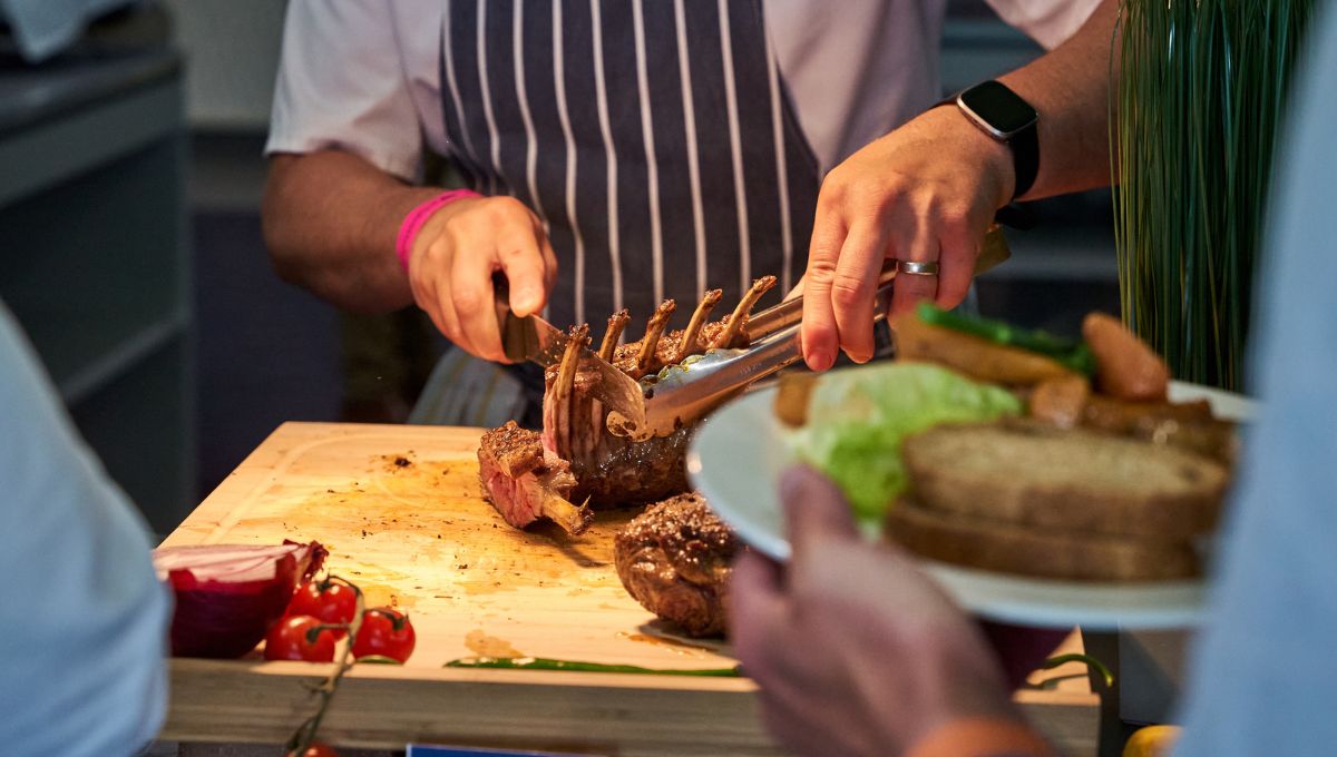 1882 Club guests enjoying their food