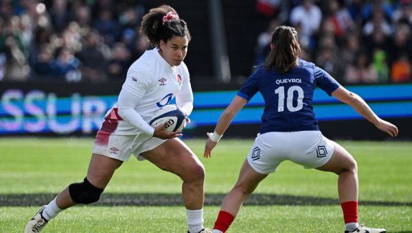 Red Roses centre Tatyana Heard